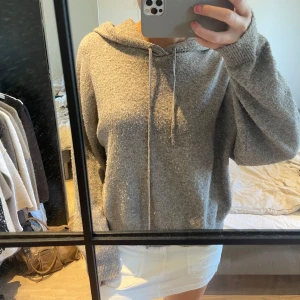 Mysig höst hoodie🍂🍂 - Supermysigt hoodie från Lindex i storlek M, men passar även som S🥰inga defekter!