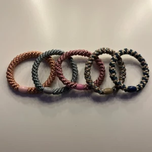 Kknekki💕 - Säljer 5 stycken jätte fina kknekkis som inte kommer till användning längre. Alla är riktiga förutom den blå guldiga. Alla kknekkis är i fint skick! Skriv till mig innan du trycker på ”köp nu”💞 (priset är för en Kknekki)