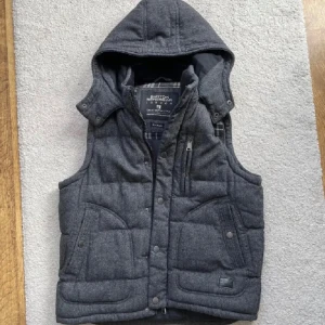 Stenströms väst - Stenströms liknade väst säljs då jag är sugen på något nytt | perfekt vår/vinter  väst | 699kr