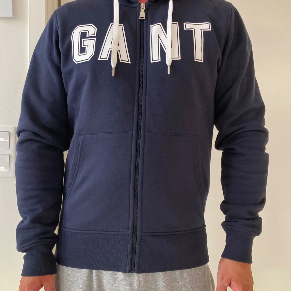 Gant hoodie. Skick 9 av 10. Hoodies.