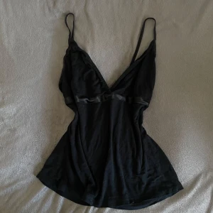 Linne - Vintage linne med satinband, jättefint skick