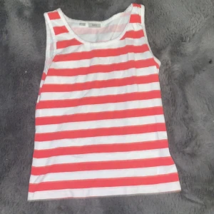 Linne  - Säljer då den inte används och jag rensar garderoben. 