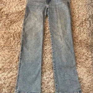 Snygga bootcut jeans - Oanvända snygga jeans i götet bra skick🤍