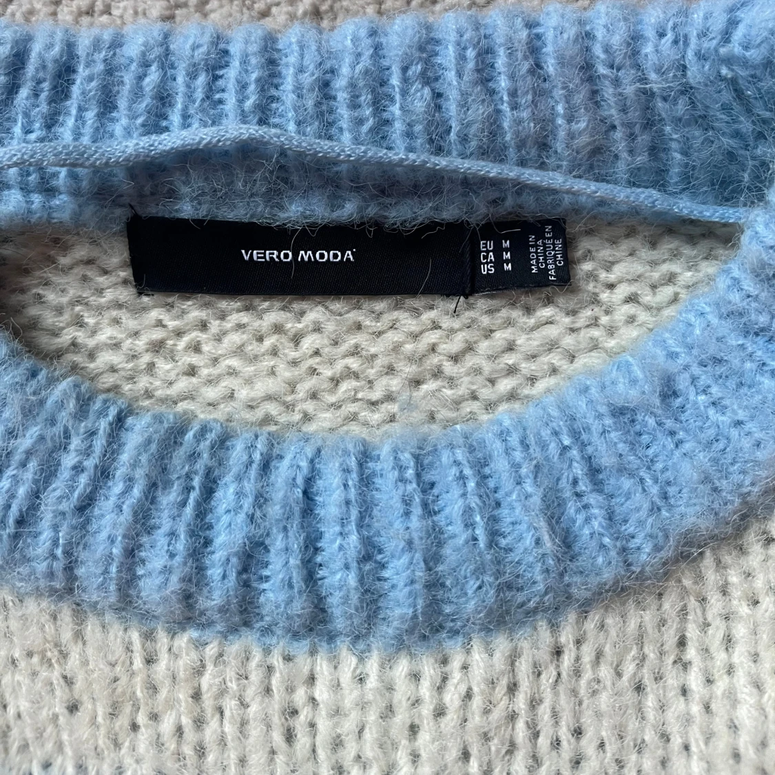 Stickad tröja  - 93