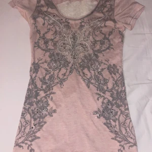 Miss me tshirt  - Storlek S, knappt använd. Lace i ryggen och öppen. Kom privat för fler detaljer 😊.