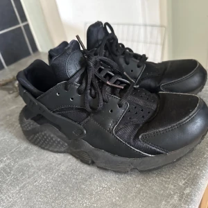 Nike huarache - Knappt använda, storlek 39 