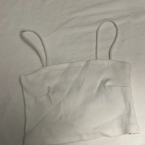 Vitt linne - Vitt linne🥰Har använt typ 2 gånger annars i jätte bra skick