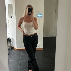 Svarta jeans  - Svarta raka jeans💓