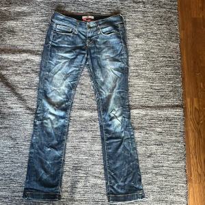 Så fina lågmidjade bootcut fornarina jeans - Så fina bootcut lågmidjade fornarina jeans. Skulle säga att de är i storlek small. 