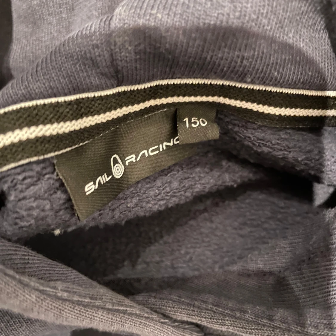 Hoodie från Sail Racing - 91