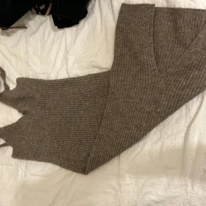 Hm klänning - Minsta fundering/intresse skriv Fraktas samma dag😁