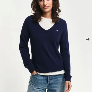 Stickad tröja  - Säljer denna stickade tröjan från Gant då den tyvärr inte kommer till användning 💫