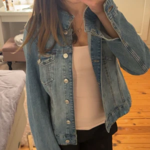 Jeansjacka - Såå fin jeansjacka💞