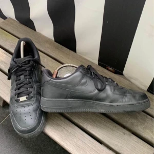 Air force 1 - Svarta Air force one Väldigt bra skick 