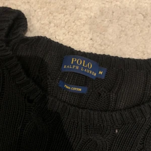 Långarmad Ralph lauren tröja. Dam storlek, säljer den för 400 men vi kan snacka om priset  - Snygg ralph lauren tröja i bra skick