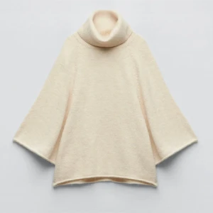 Zara trekvartsärm polo - Säljer denna jätte fina helt slutsålda tröjan för den inte används längre. Sååå perfekt nu till hösten🫶🙌🩷🩷