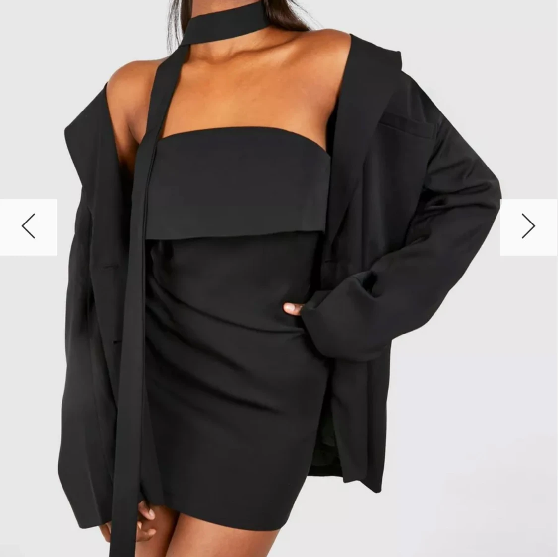 Svart axelbandslös klänning - 91