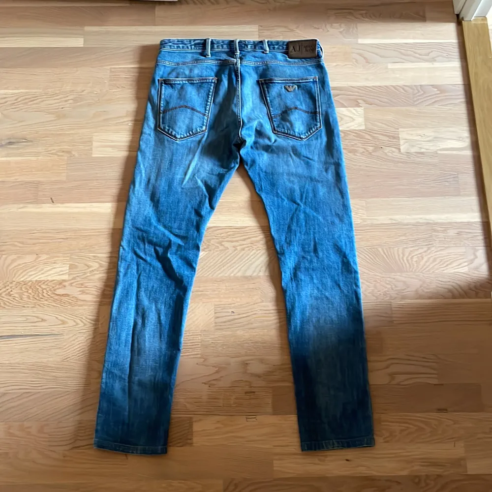 | Armani jeans | |Slim fit|  |Cond: 8/10| |Pris kan diskuteras vid snabb affär| |Bara att höra av sig vid fler frågor!|. Jeans & Byxor.