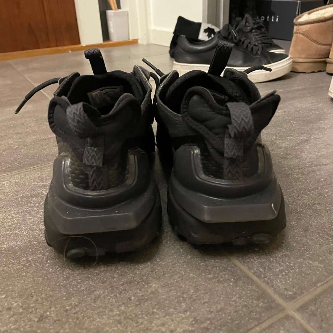 Svarta Nike react vision - 90