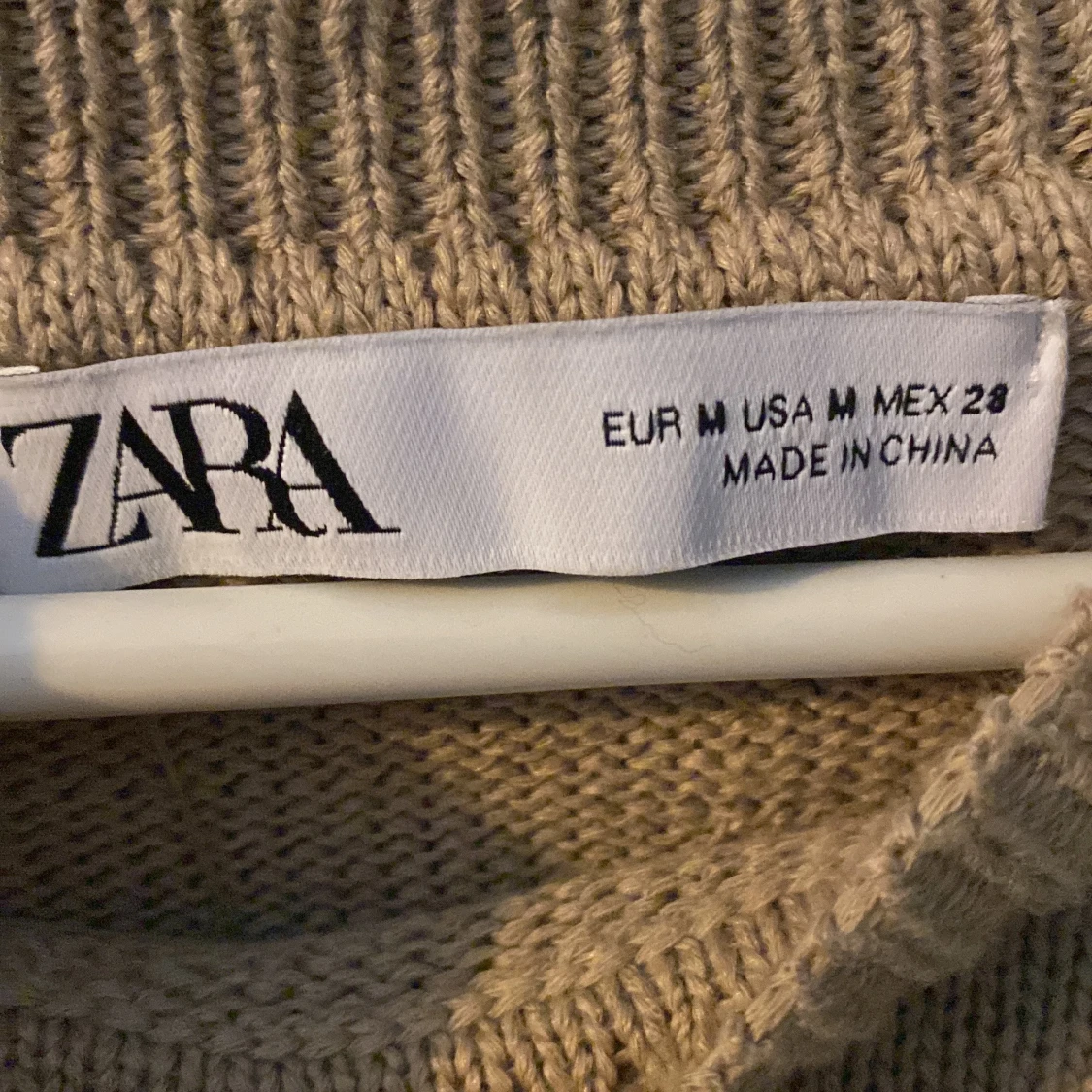 Beige stickad tröja från Zara - 91