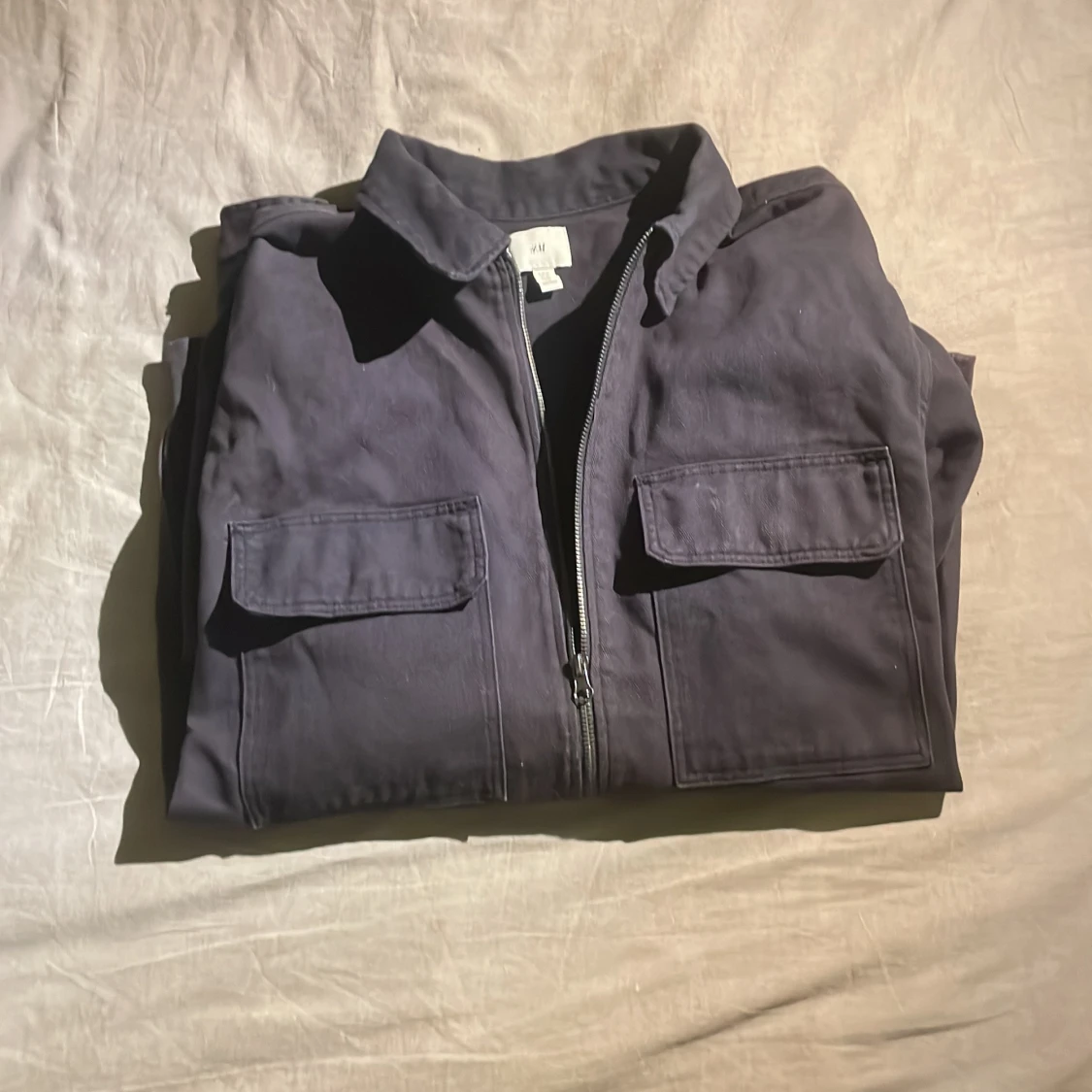 Mörkblå overshirt från H&M - 90