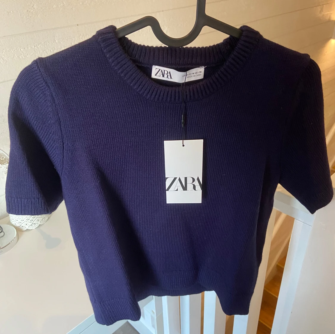 Mörkblå stickad tröja från Zara - 92