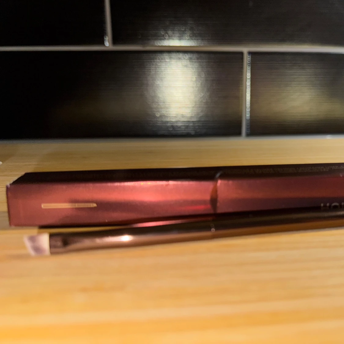 Hourglass vinklad sminkborste - 91