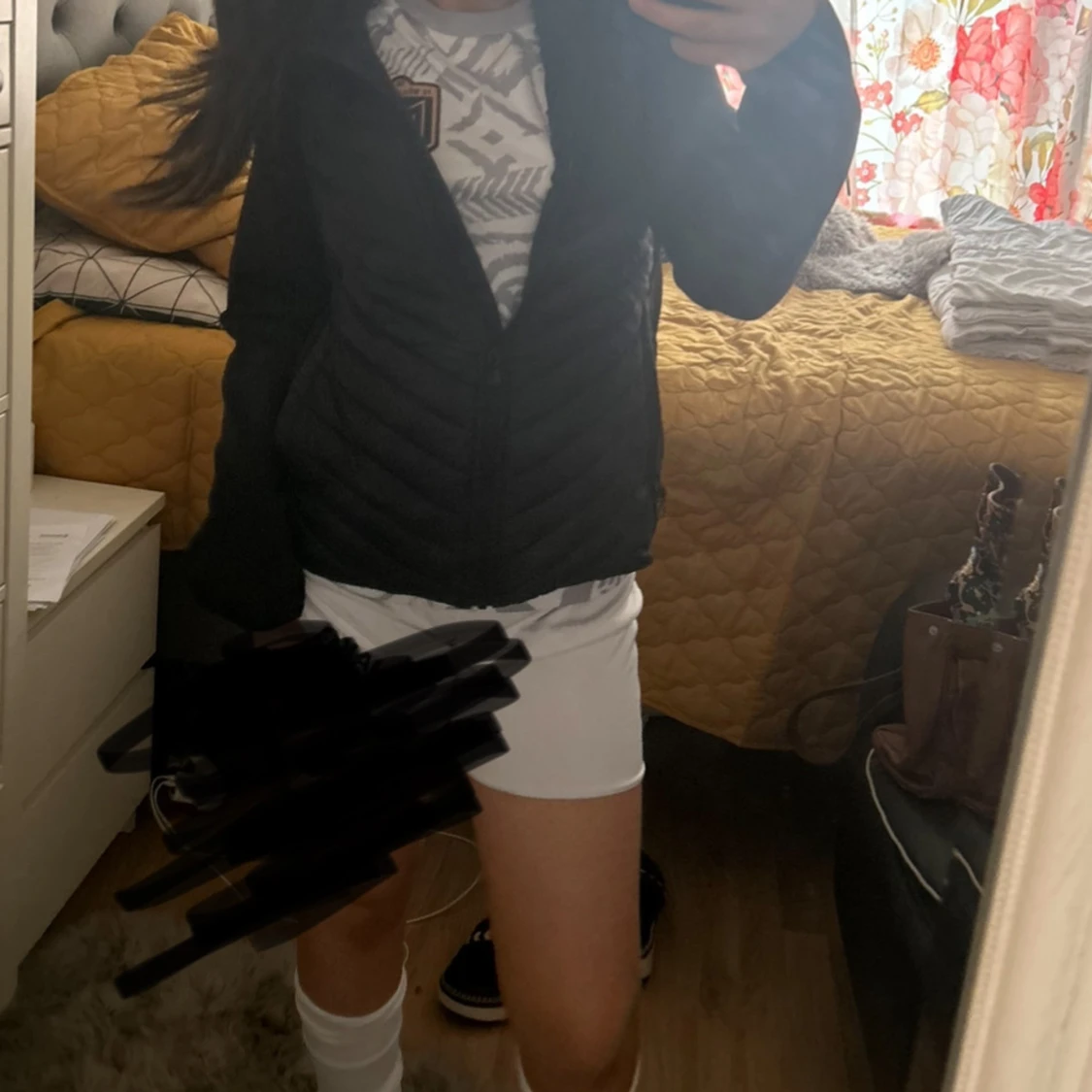 Svart pufferjacka med huva - 91