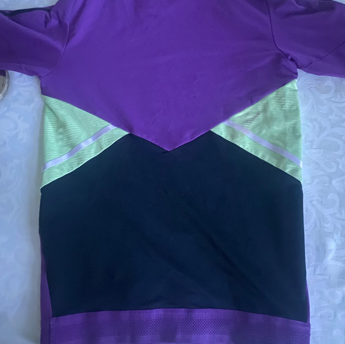 Lila hoodie från Adidas med Real Madrid-logga - 91