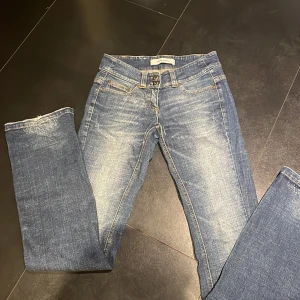 Blue bootcut jeans from Vero moda - Selling blue low waisted jeans, from Vero Moda.💝💝The jeans are really nice looking on and in a really good condition, haven’t used much.💕 the original price is about 50-60€