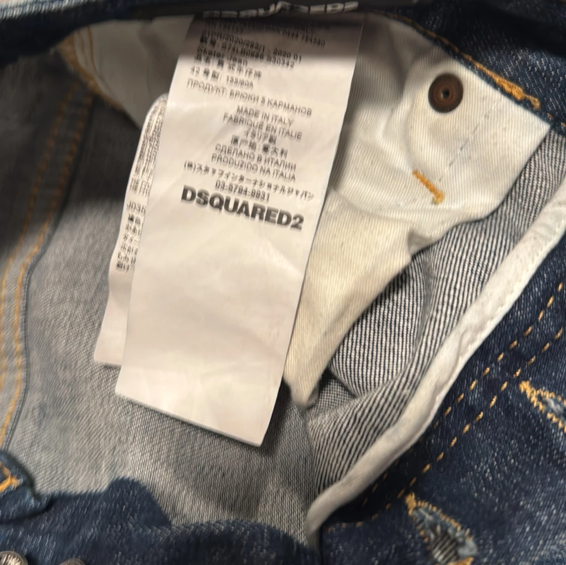 Blå jeans från Dsquared2 (pris kan diskuteras) - 90