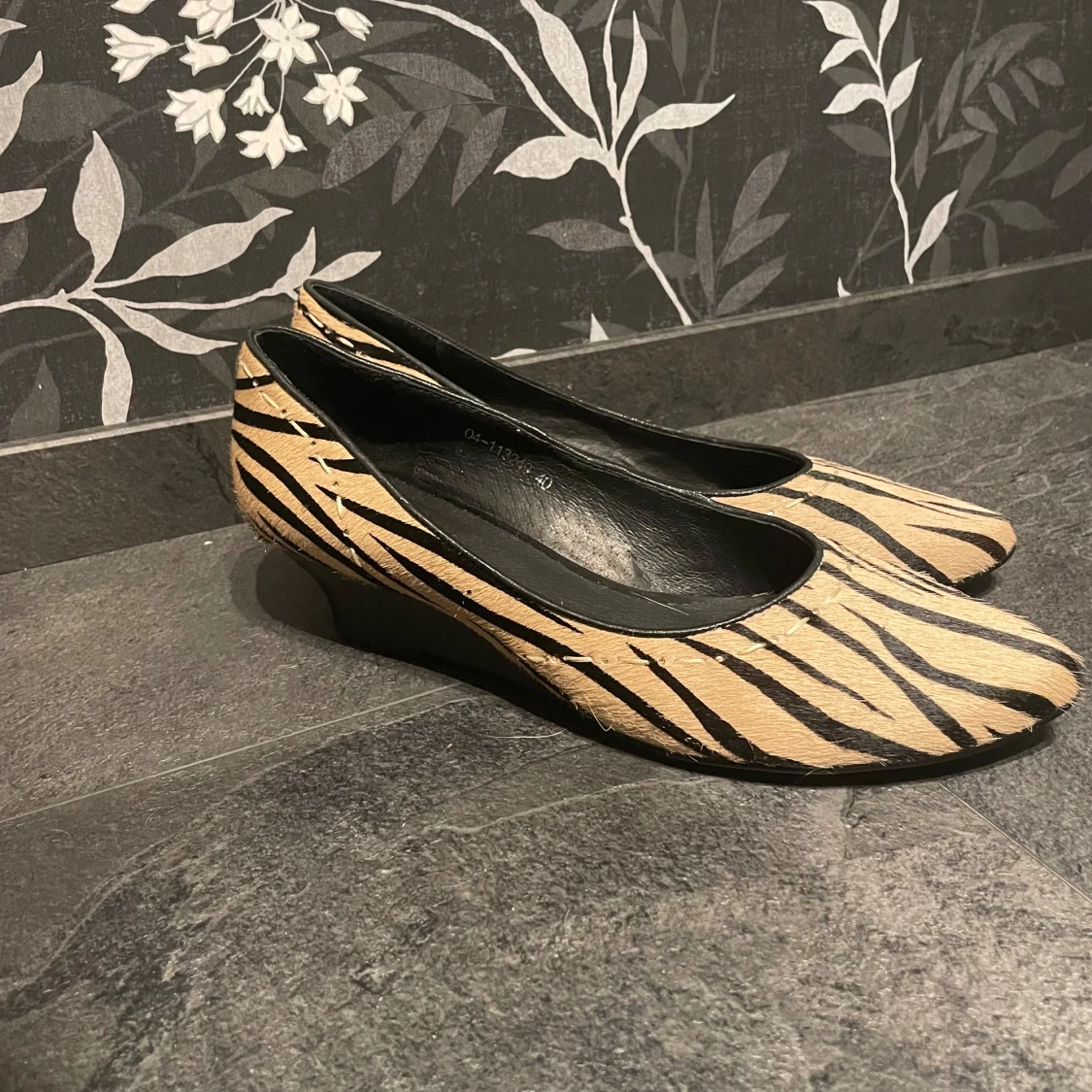 Zebramönstrade skor