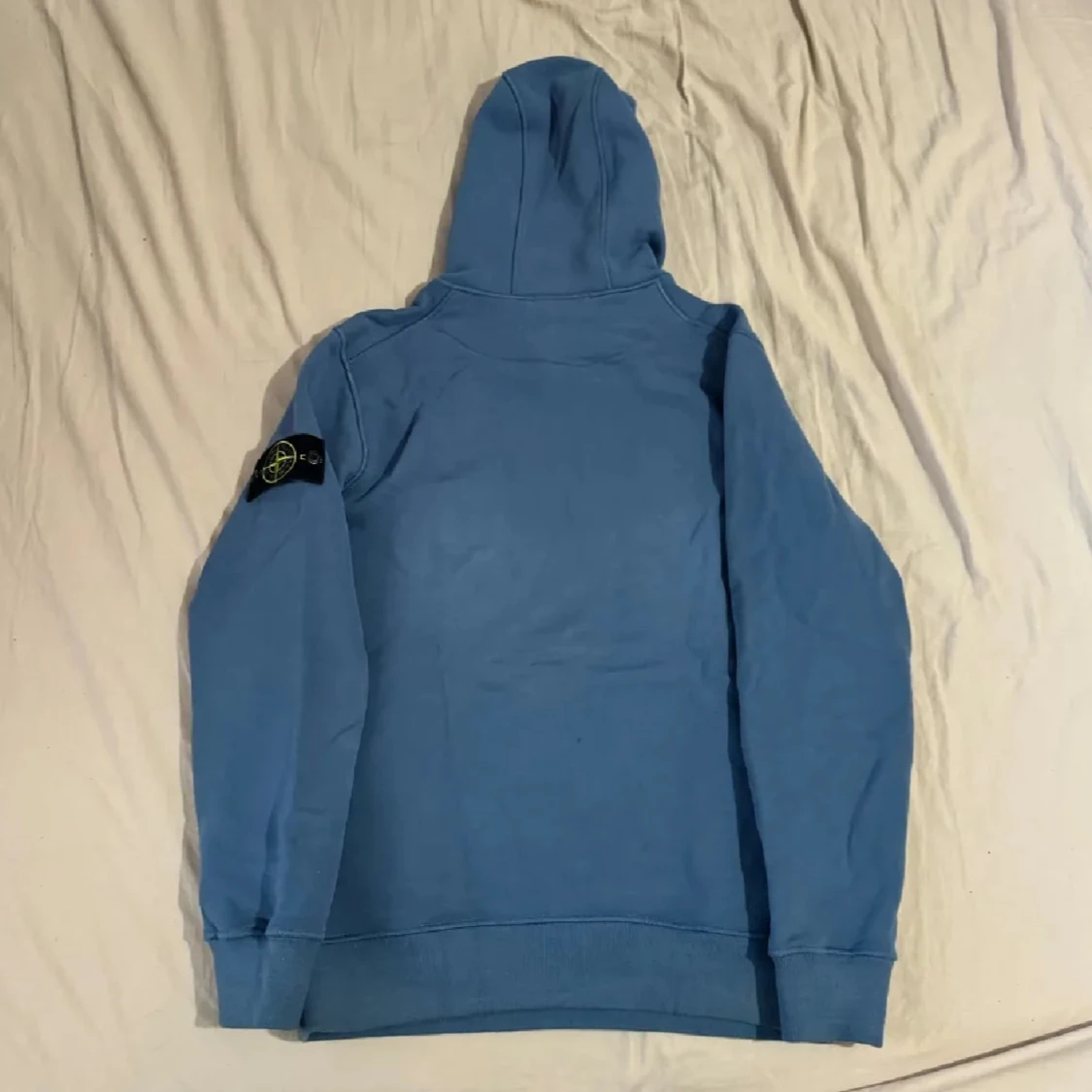 Blå hoodie från Stone Island - 90