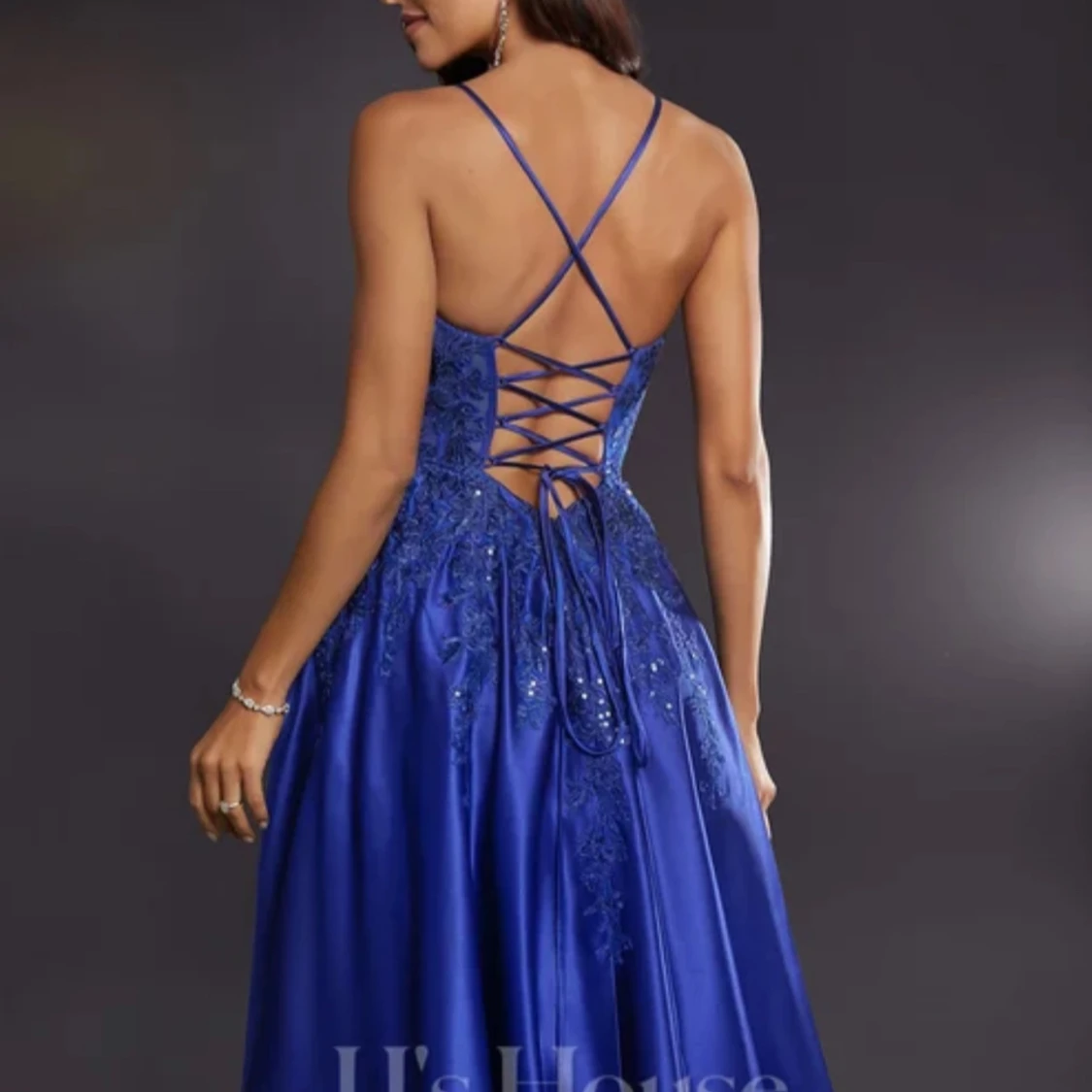 Blå lång balklänning med spetsdetaljer - 3