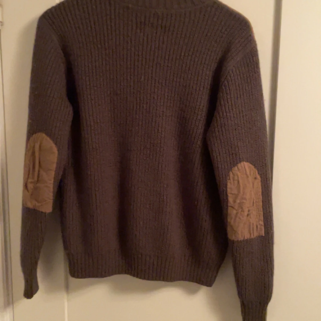 Mörk grön stickad tröja från Samsøe Samsøe - 91