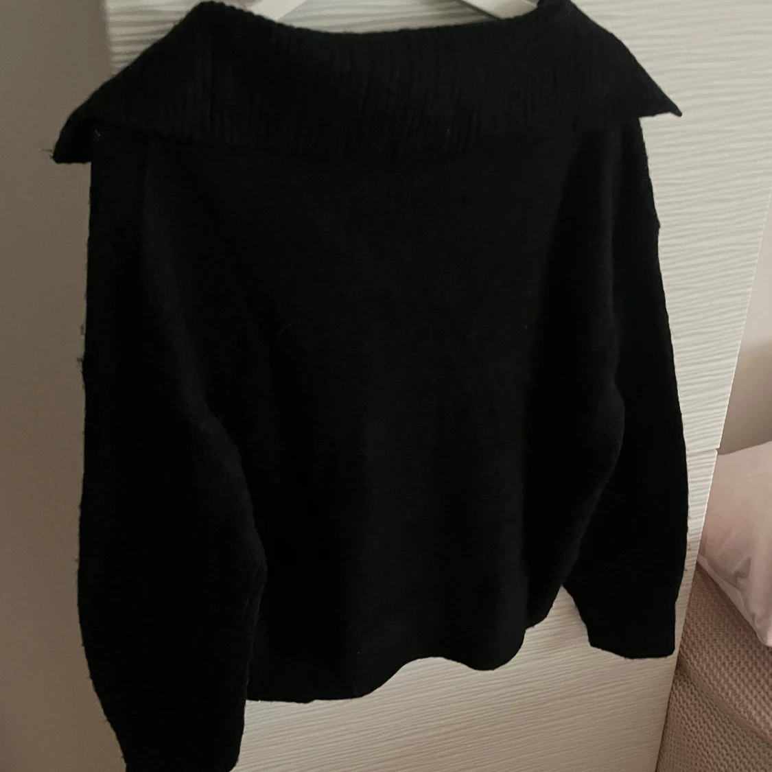 Svart stickad tröja  - 91