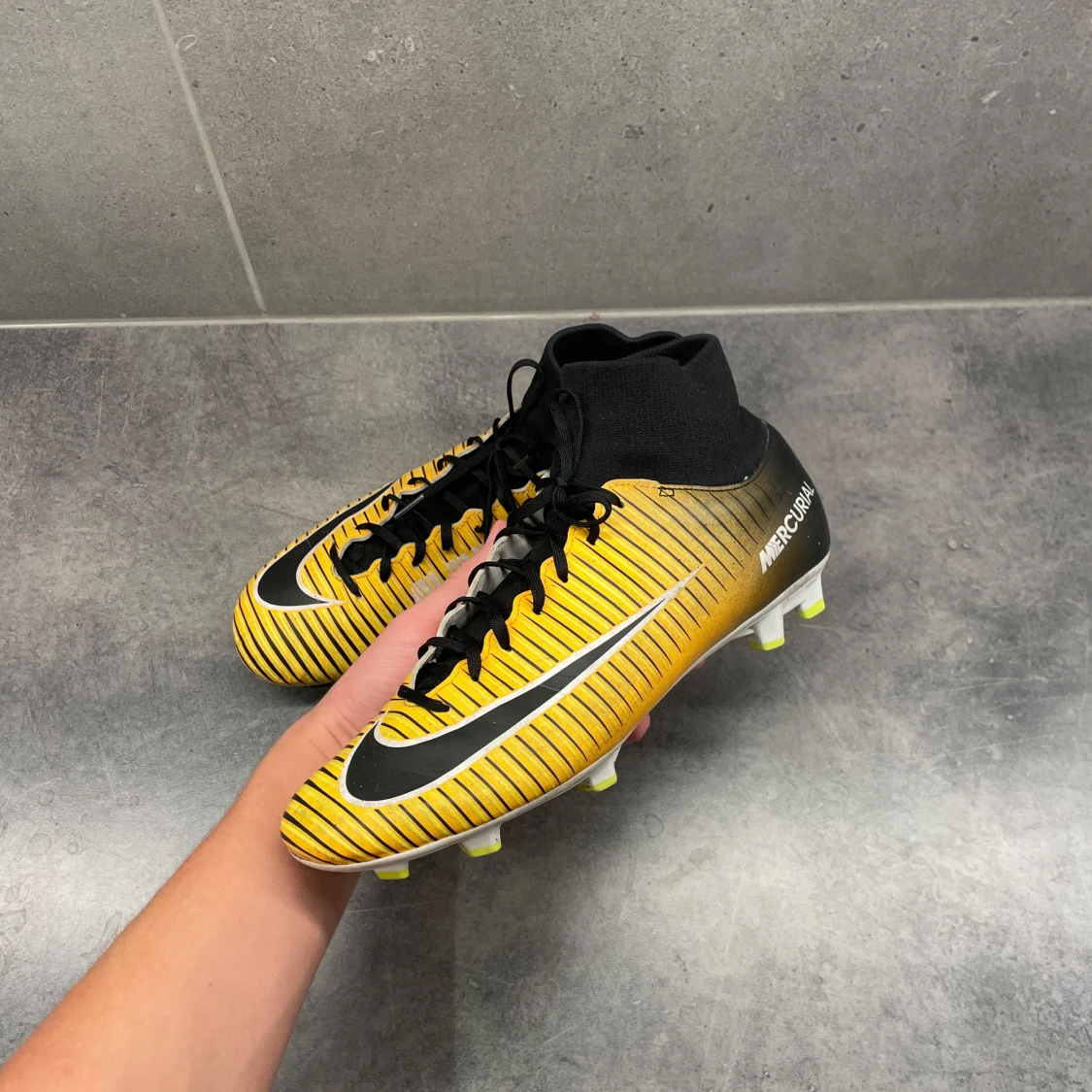 Nike mercurial fotbollsskor  - 27
