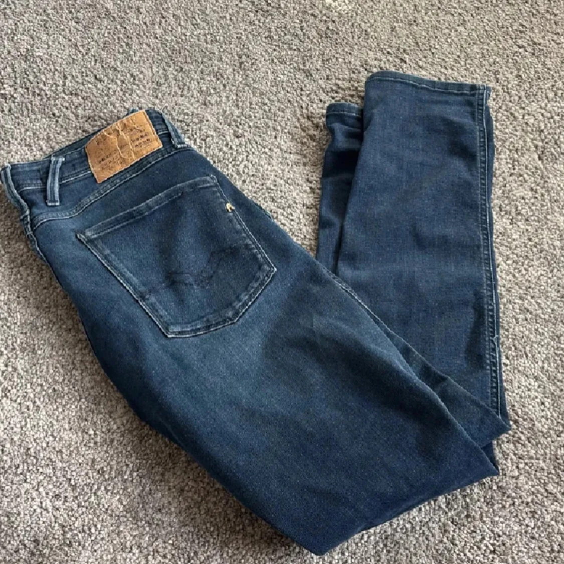 Blå jeansbyxor - 90