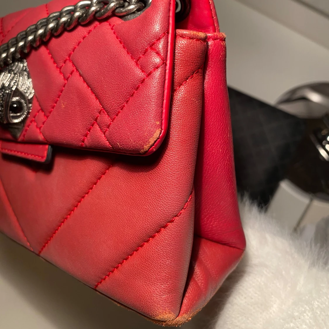 Röd quiltad axelväska från Kurt Geiger - 93