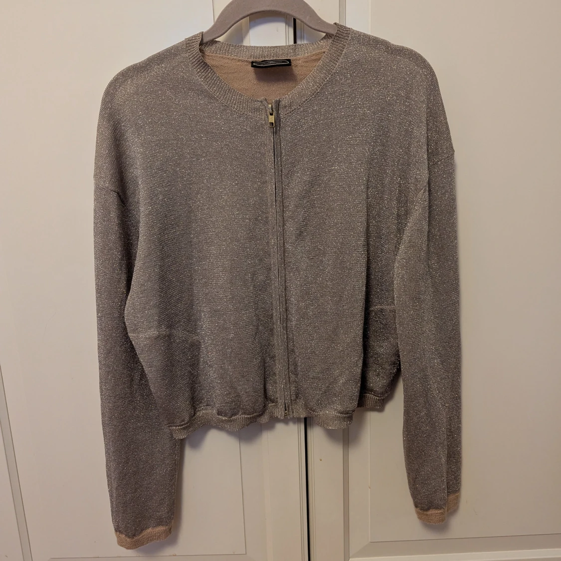 Glittrig guldig kofta från By Malene Birger - 91