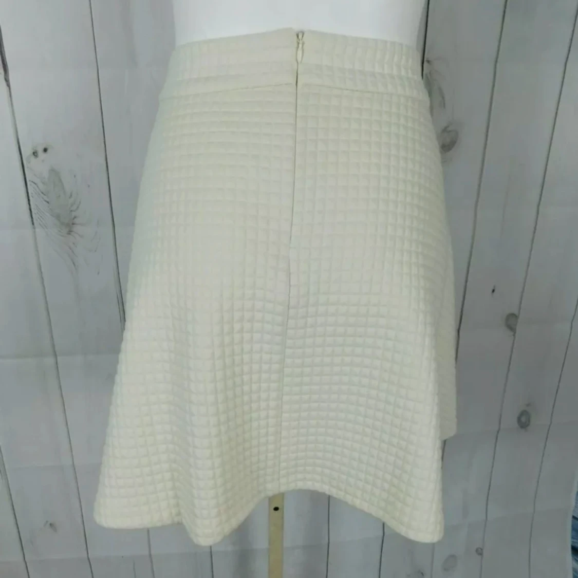 Crémefärgad quiltad kjol från Banana Republic - 90