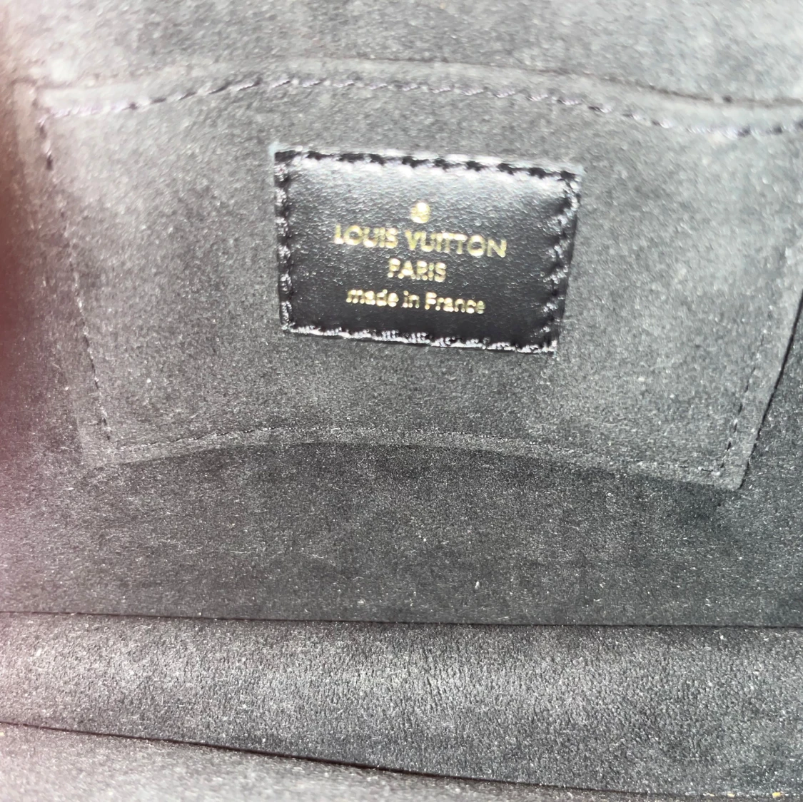 Svart axelväska från Louis Vuitton - 91