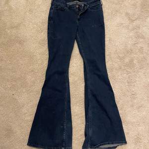 Hollister low rise flare jeans storlek W27