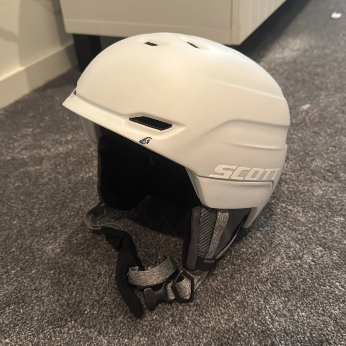 Vit hjälm från Scott