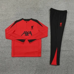 Liverpool tracksuit - Nyskick, XS - XL, Pris går att diskutera.