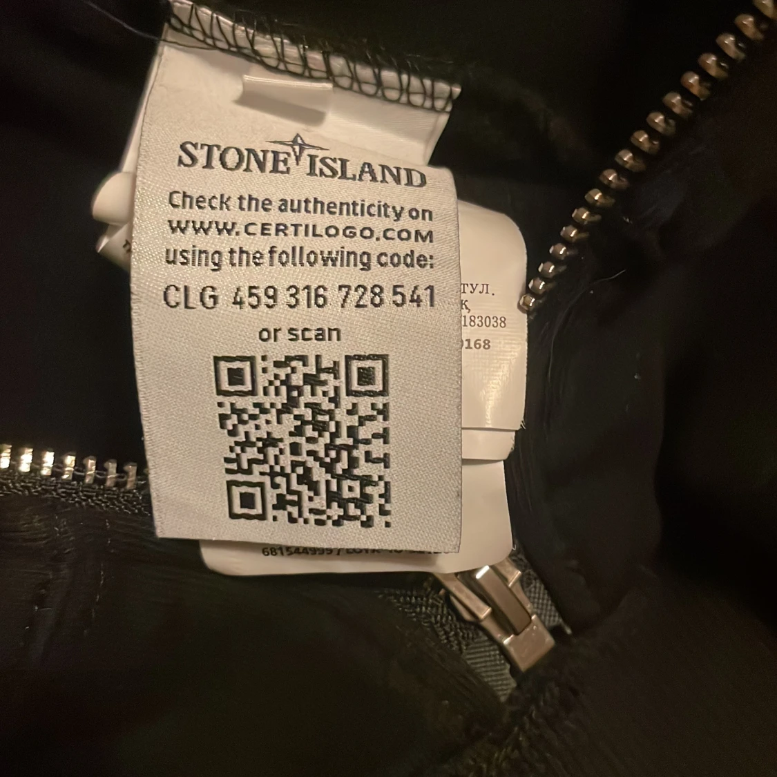 Svart hoodie från Stone Island - 92