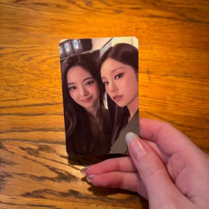 ITZY Photocard - Från Checkmate special edition album 