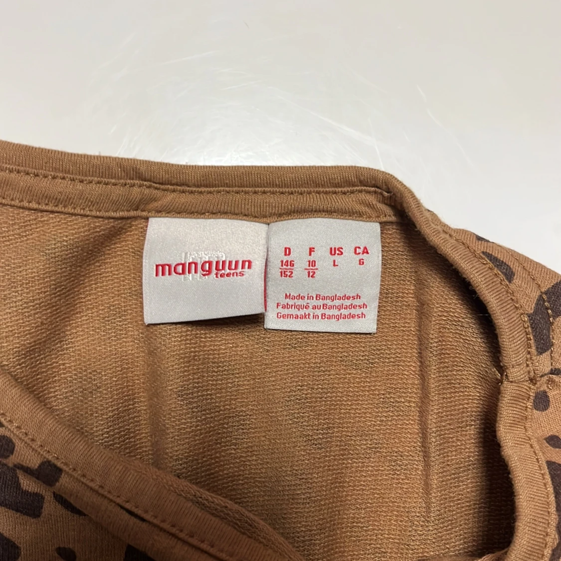 Leopardmönstrad klänning med text - 93