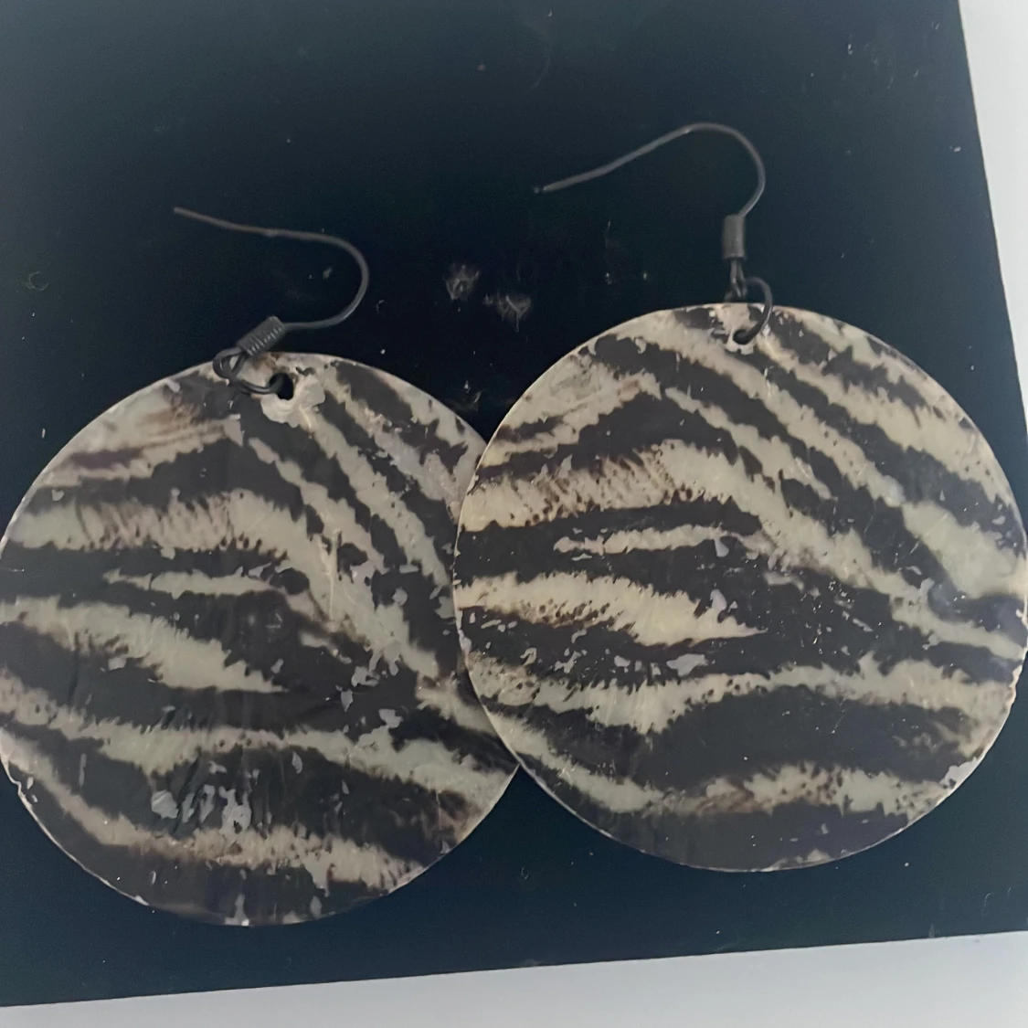 Zebramönstrade örhängen - 91