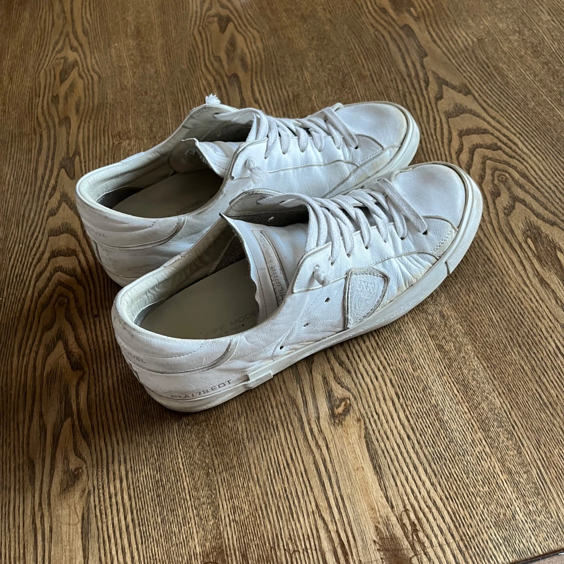 Vita sneakers i skinn - 91